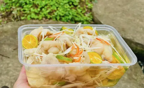 Hình ảnh Chân gà ngâm sả tắc