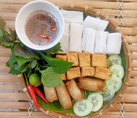 Hình ảnh Bún đậu chả ram tôm đất