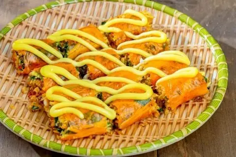Hình ảnh Bánh tráng tép cuộn bơ
