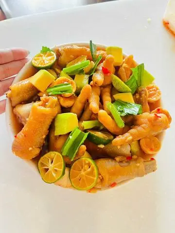 Hình ảnh Chân gà sốt Thái