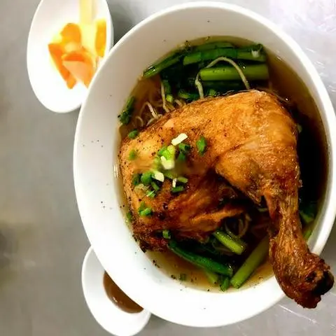 Hình ảnh Hủ tíu gà tiềm