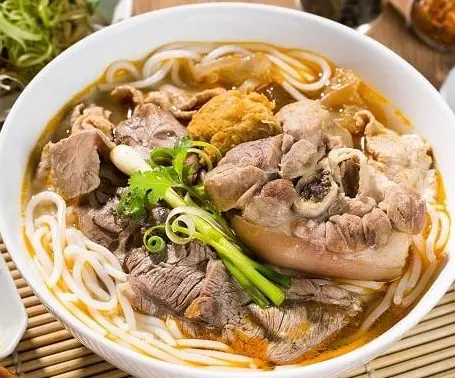 Hình ảnh Bún bò đặc biệt
