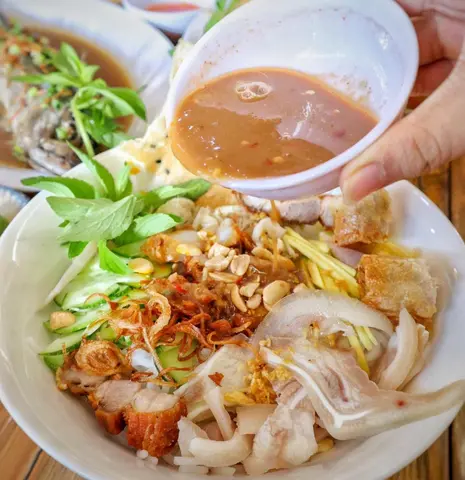 Hình ảnh Bún mắm nêm tai heo