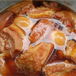 Hình ảnh Cơm thịt kho trứng nước dừa