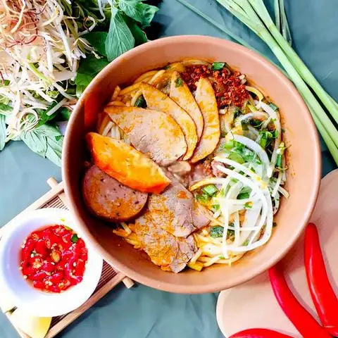 Hình ảnh Bún bò nạm chả