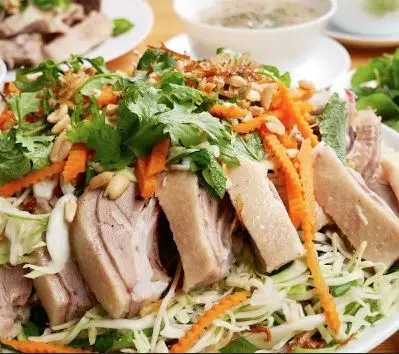 Hình ảnh Nửa con vịt kèm gỏi