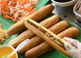 Hình ảnh Bánh mì que sốt bơ chà bông trứng cút