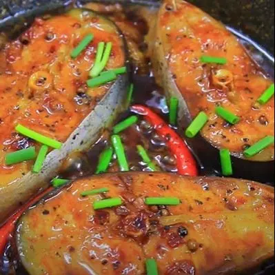 Hình ảnh Cơm cá basa kho tiêu