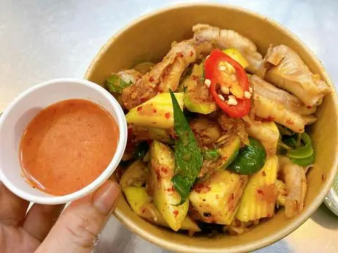Hình ảnh Chân gà rút xương sốt Thái