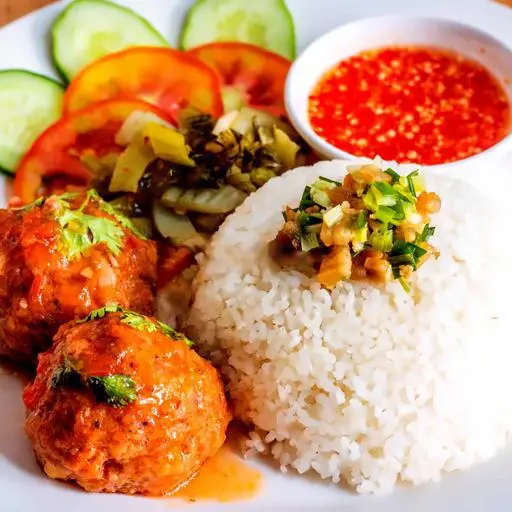 Hình ảnh Cơm gà chả xíu mại