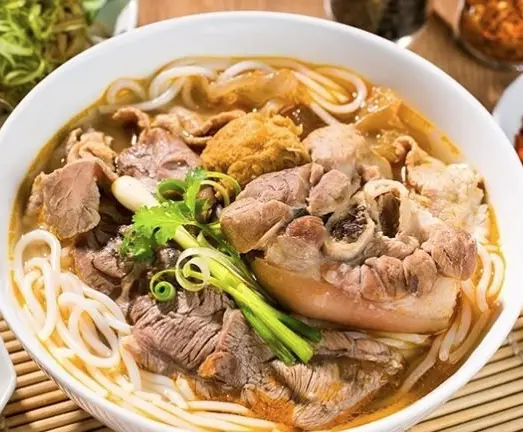 Hình ảnh Bún bò đặc biệt