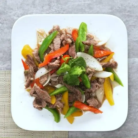 Hình ảnh Cơm bò xào ớt chuông