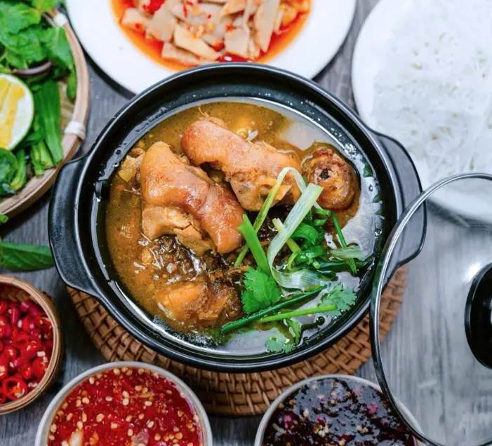Hình ảnh Giả cầy giò heo, kèm bún 