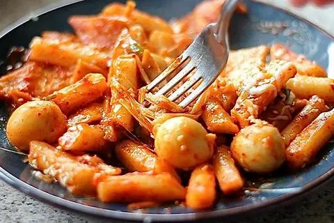 Hình ảnh Tokbokki đặc biệt phô mai