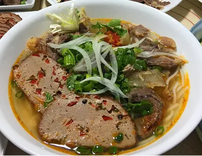 Hình ảnh Bún bò thịt chả