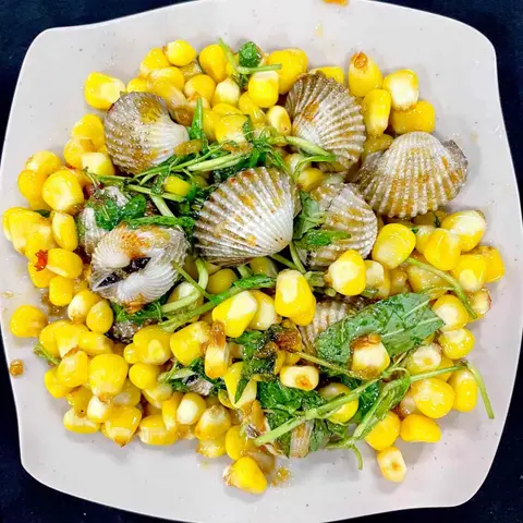 Hình ảnh Sò huyết xào bắp