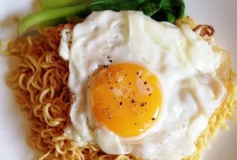 Hình ảnh Mì xào trứng