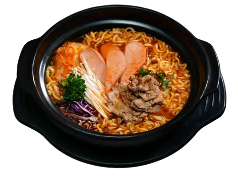 Hình ảnh Mì kim chi bò nấu chín