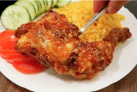 Hình ảnh Cơm gà xốt mắm tỏi