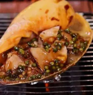Hình ảnh Ốc giác nướng tiêu xanh