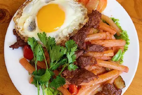 Hình ảnh Nui xào bò trứng