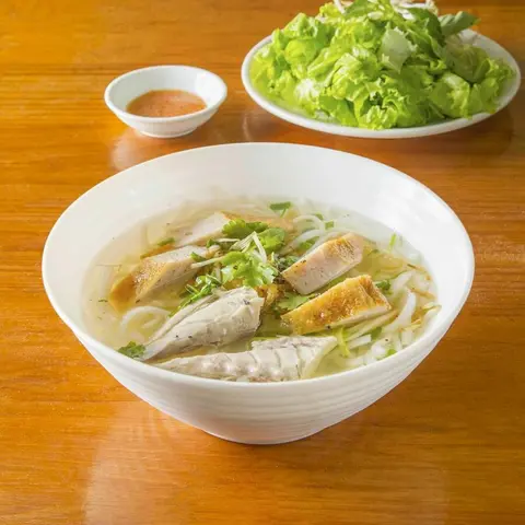 Hình ảnh Bánh canh cá - chả cá - trứng cút