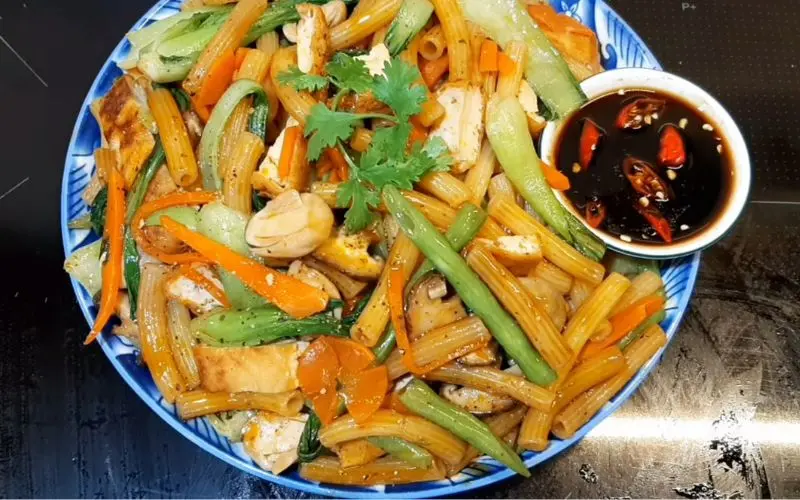 Hình ảnh Nui xào thập cẩm