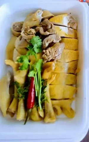 Hình ảnh Nửa con gà chặt