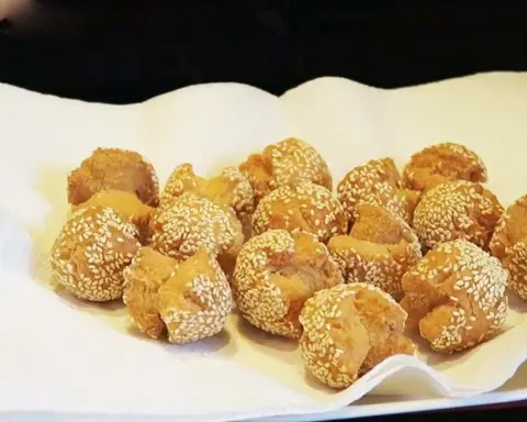 Hình ảnh Bánh mè chả chiên