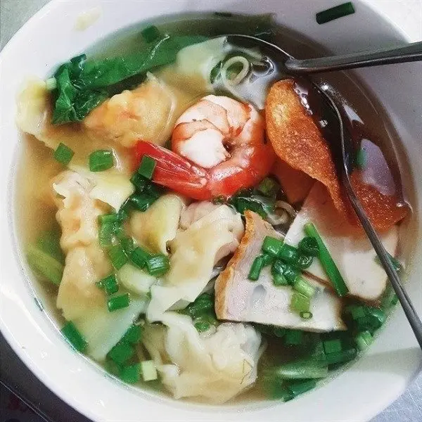 Hình ảnh Mì sủi cảo tôm mực