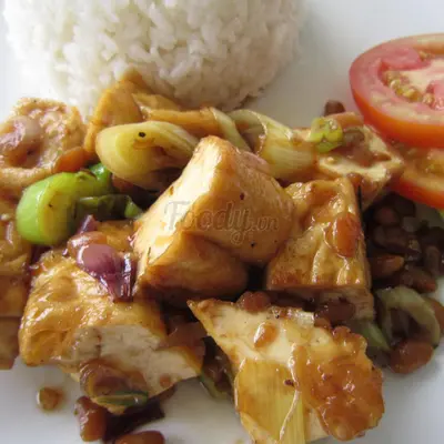 Hình ảnh Cơm đậu hủ sốt tương hột chay