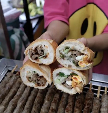 Hình ảnh Combo Bánh Mì Chống Đói: 2 Ổ Bánh Mì Bò Nướng
