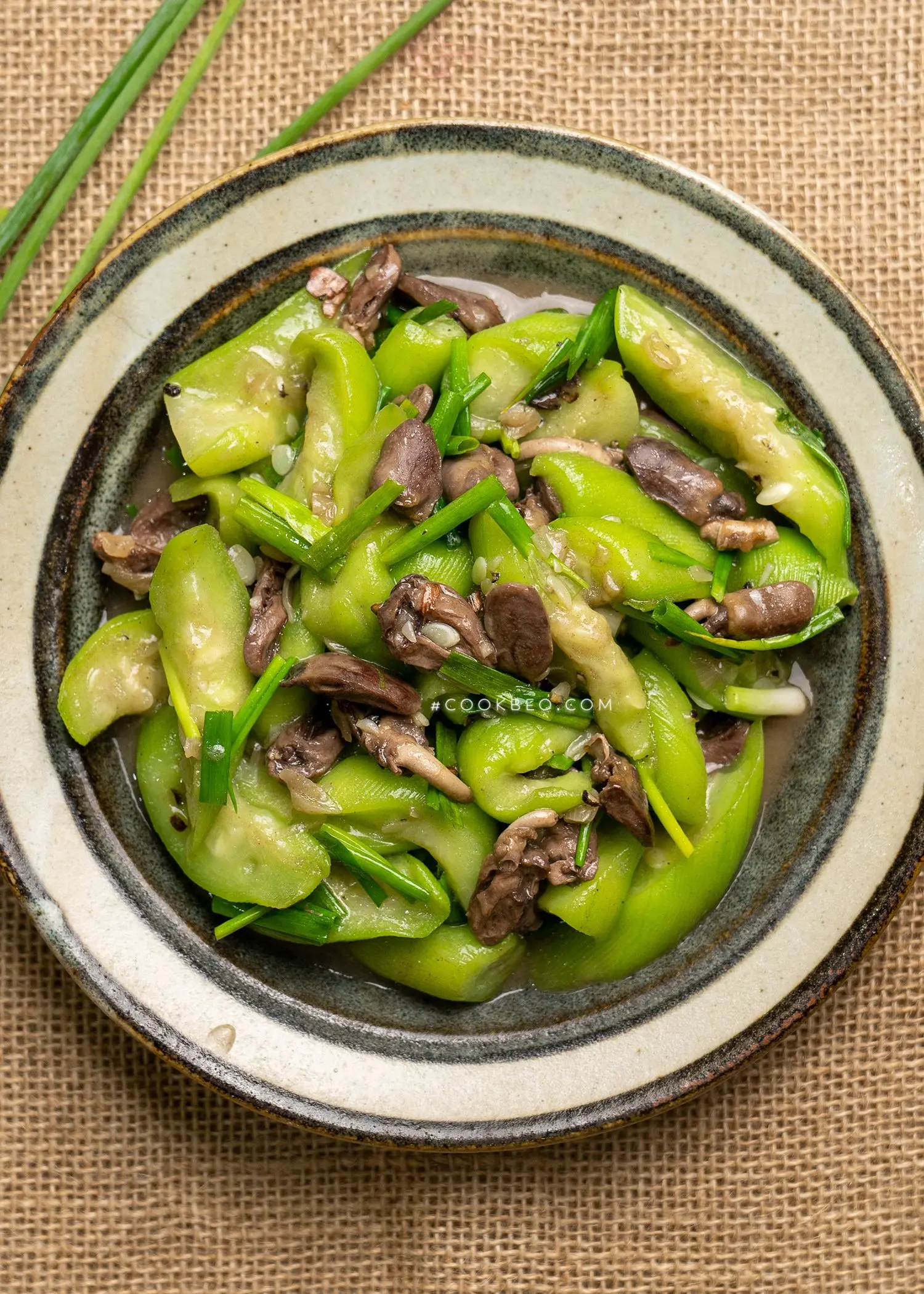 Hình ảnh Mề gà xào mướp 