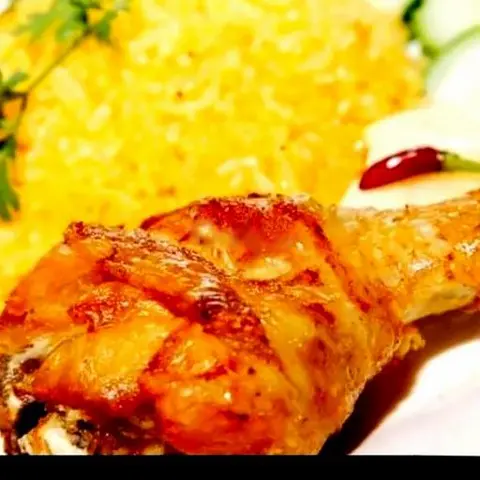 Hình ảnh Cơm đùi gà - dồi sụn