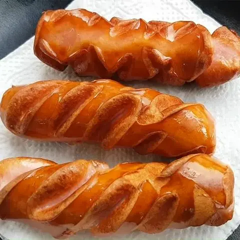 Hình ảnh Xúc xích Đức chiên