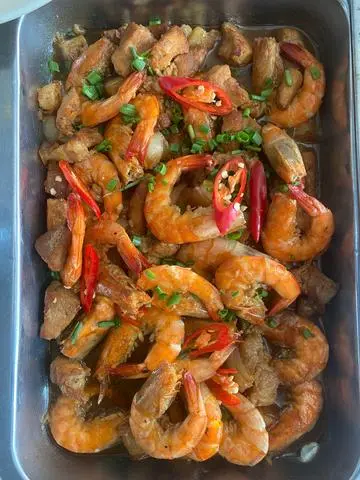 Hình ảnh Cơm thịt rim tôm