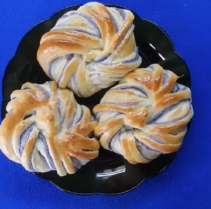 Hình ảnh Bánh mì nhân khoai môn