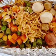 Hình ảnh Mì trộn indomie hồ lô - bò viên - bò khô - rau củ