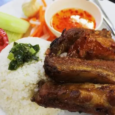 Hình ảnh Cơm sườn cây nướng mật ong