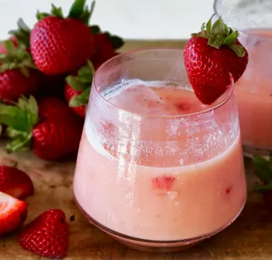 Hình ảnh YOGURT SHAKE DÂU