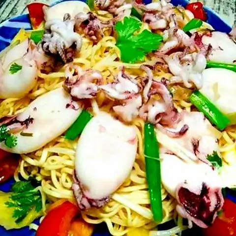 Hình ảnh Mì xào râu bạch tuộc
