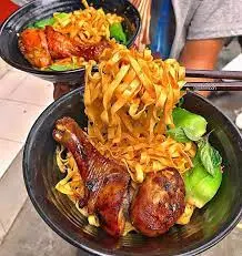 Hình ảnh Mì trộn đùi gà