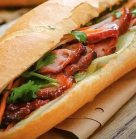 Hình ảnh Bánh mì heo quay