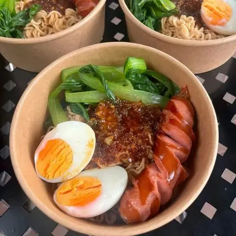 Hình ảnh Combo 1 mì trộn sốt sa tế thập cẩm - 1 nước đá chanh