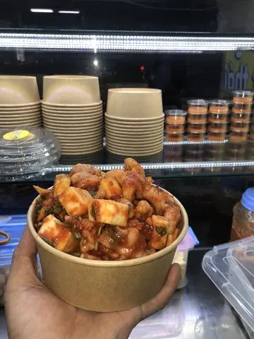 Hình ảnh Chân gà sốt Thái mix trứng non size VỪA