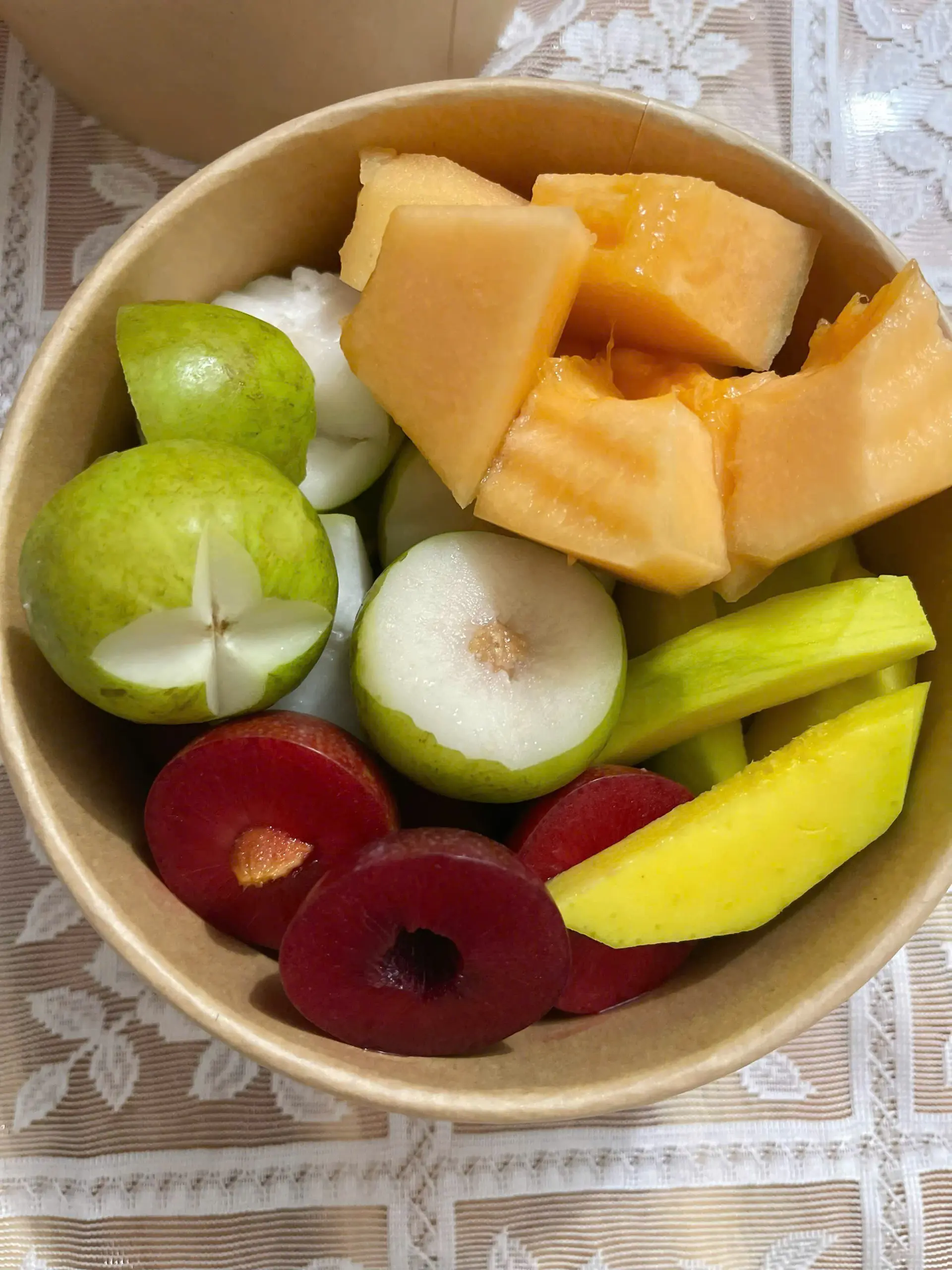 Hình ảnh Táo - mận Hà Nội - xoài xanh - dưa lưới