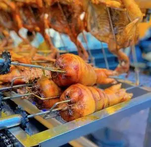 Hình ảnh Giò heo rút xương nướng lá mắc mật 1 cái
