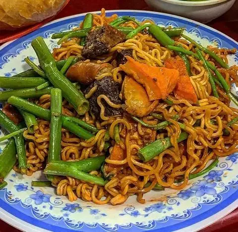 Hình ảnh Mì xào phá lấu