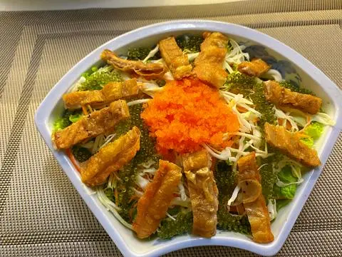 Hình ảnh Salad Da Cá Hồi