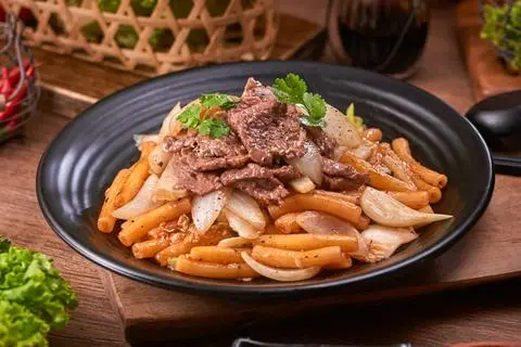 Hình ảnh Nui xào bò